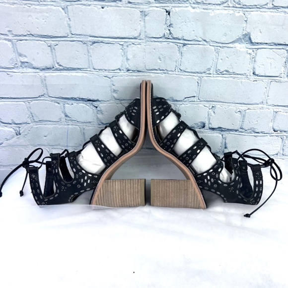 •|•DOLCE VITA•| Black Leather Studded Gladiator Sandals Size 9 w/ 4" Heel - Picture 8 of 16